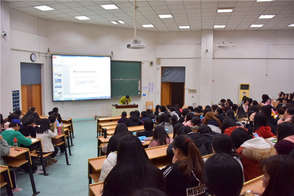 我的大学生活 王跃武教授引导学生学习英语